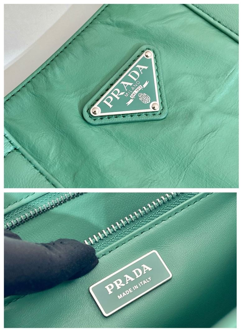 Pra*a tote bags